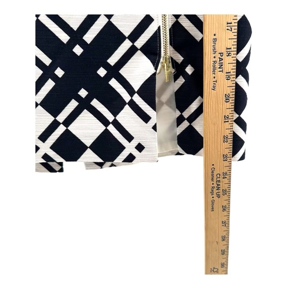 Talbots Women’s 2 Black White Skirt Pencil Zip Geometric Straight Office Career - Picture 11 of 12